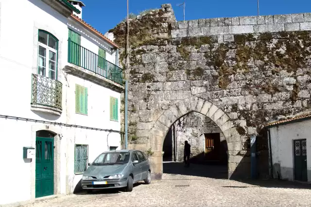 Porta D'El Rei - Exterior da Porta, vista a partir do Largo de São Vicente (foto de 2021)